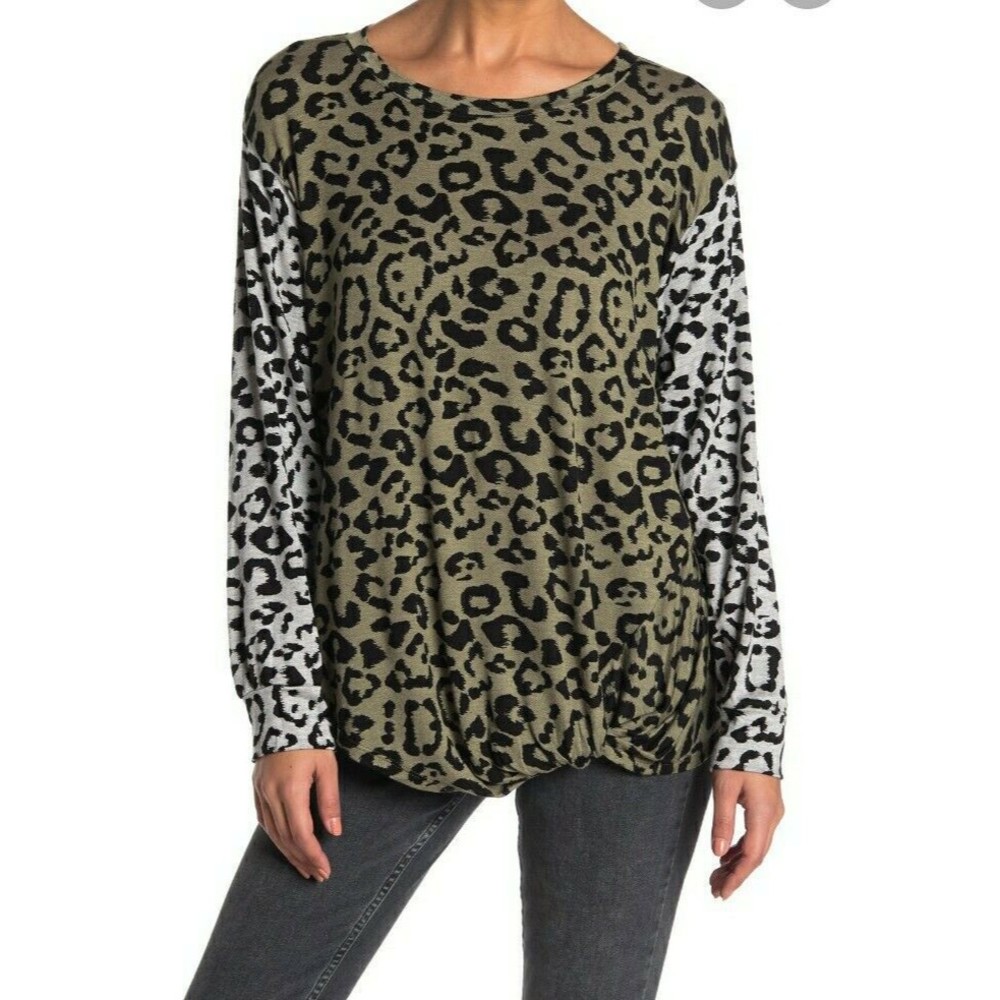 NWOT Vintage Havana Womens Olive Green  Leopard knit blouse top sweater medium